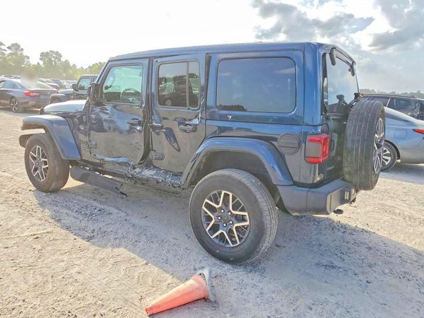2025 JEEP 3RD AXLE Sahara