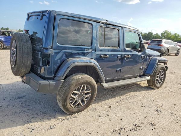 2025 JEEP 3RD AXLE Sahara