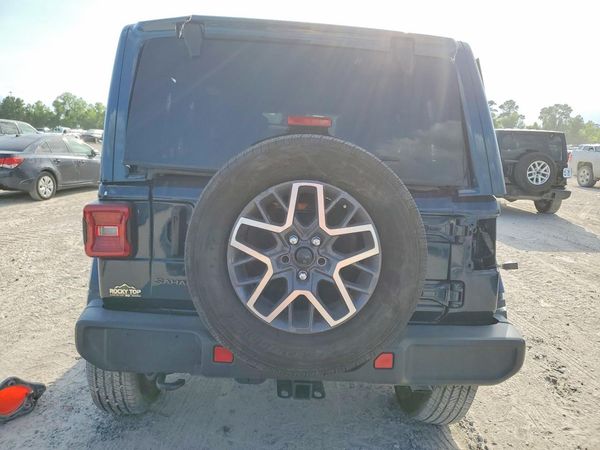 2025 JEEP 3RD AXLE Sahara