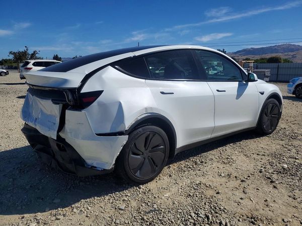 2026 TESLA MODEL Y