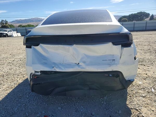 2026 TESLA MODEL Y