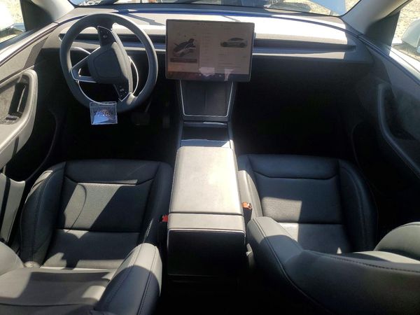 2026 TESLA MODEL Y