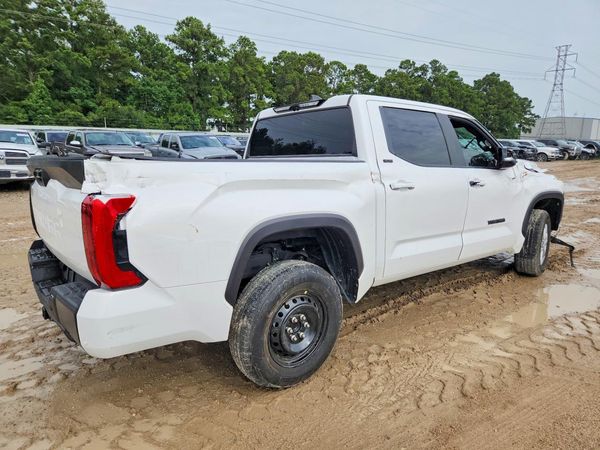 2025 TOYOTA TUNDRA SR5