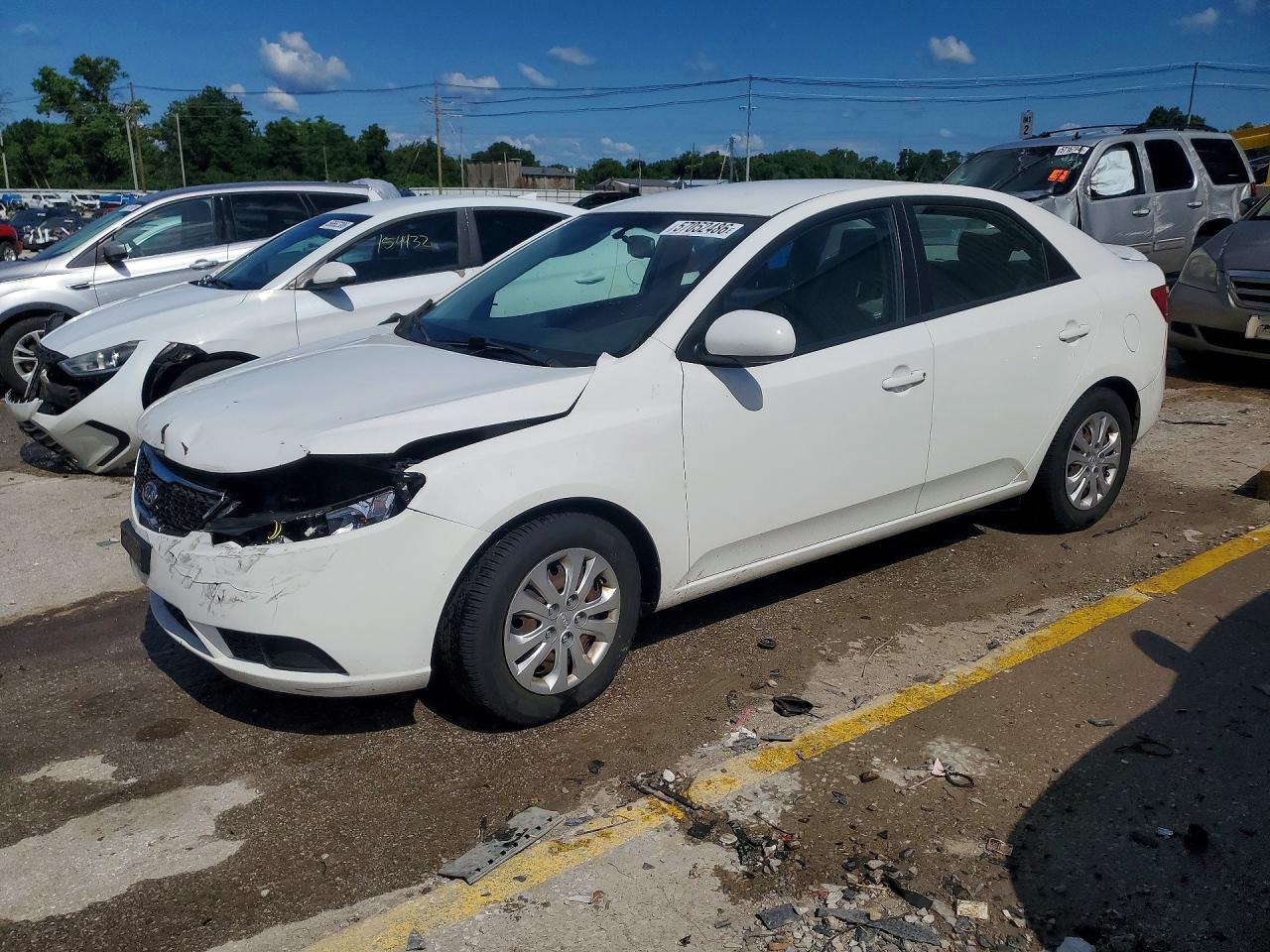 2013 KIA FORTE LX