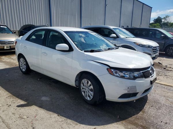 2013 KIA FORTE LX