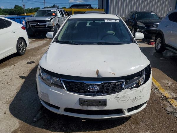 2013 KIA FORTE LX