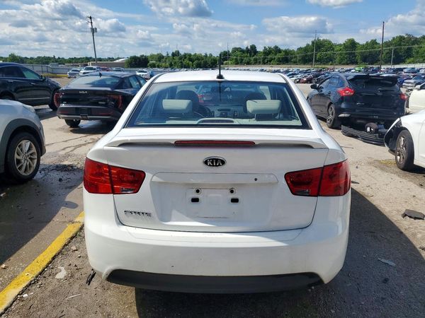 2013 KIA FORTE LX