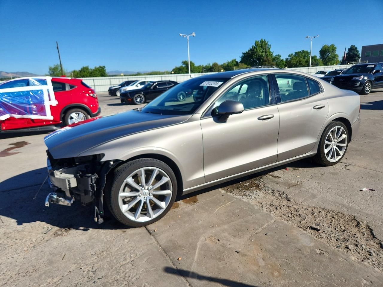 2021 VOLVO S60 Momentum