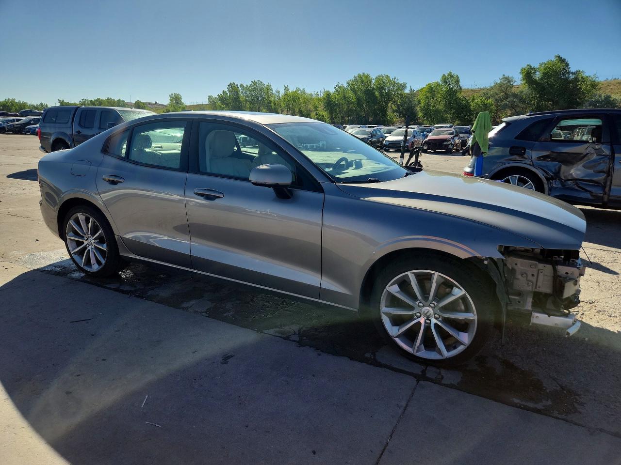 2021 VOLVO S60 Momentum