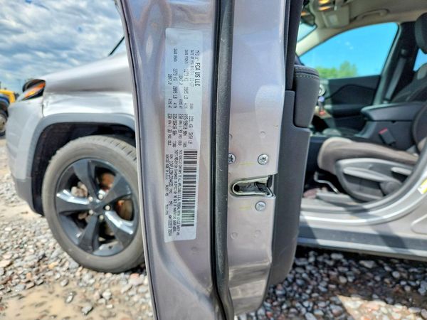2018 JEEP CHEROKEE LATITUDE FWD