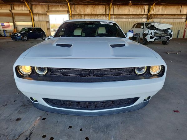 2016 DODGE CHALLENGER SXT