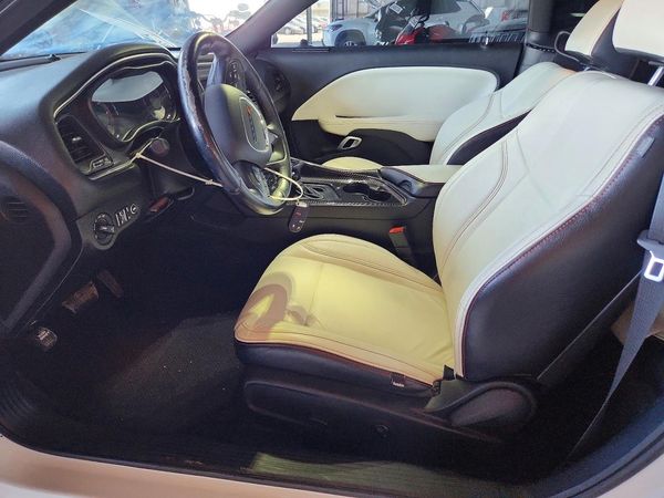 2016 DODGE CHALLENGER SXT