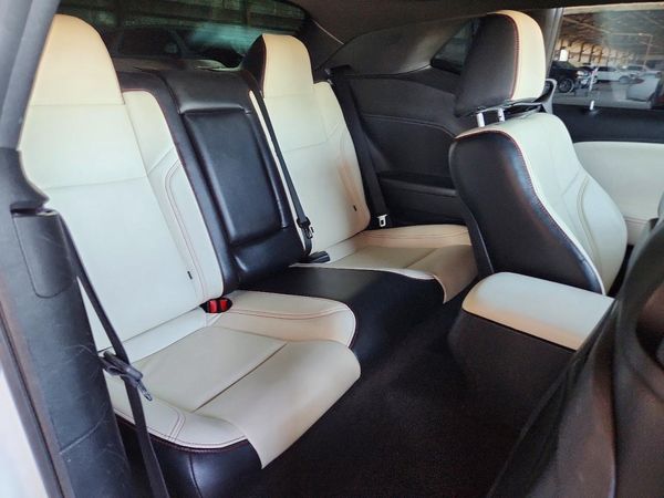 2016 DODGE CHALLENGER SXT