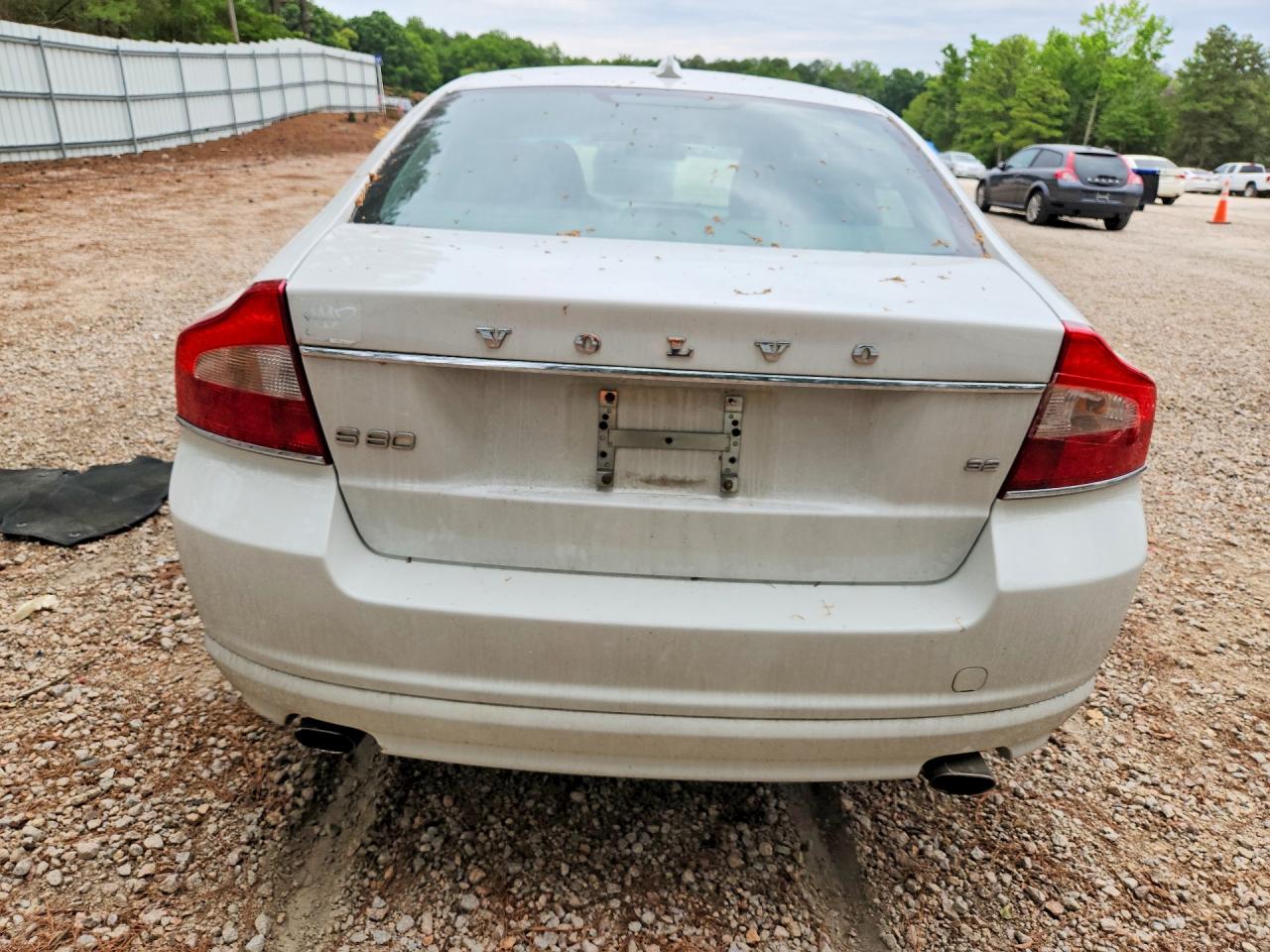 2010 VOLVO S80
