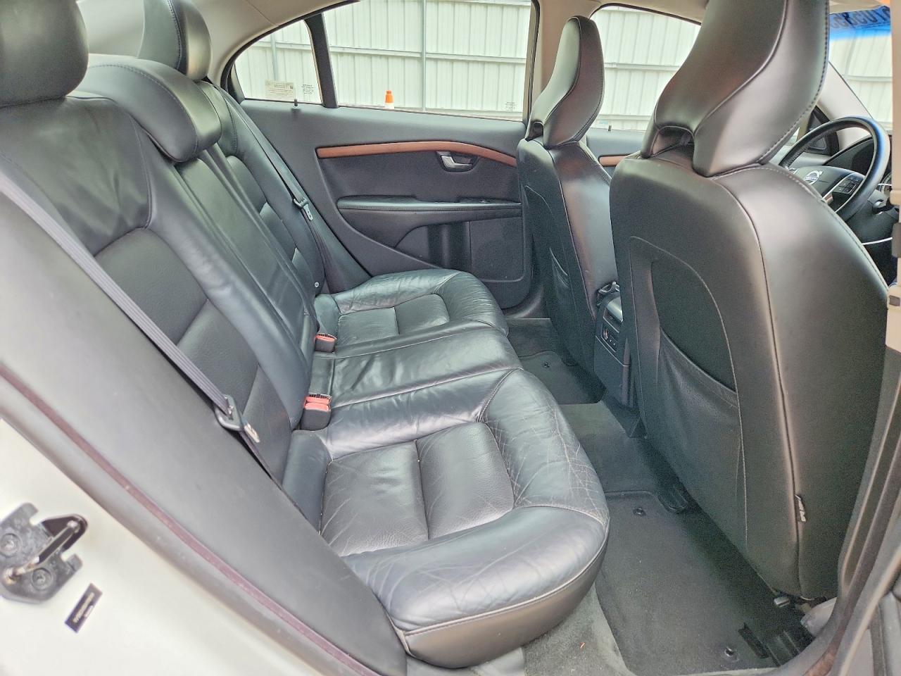 2010 VOLVO S80