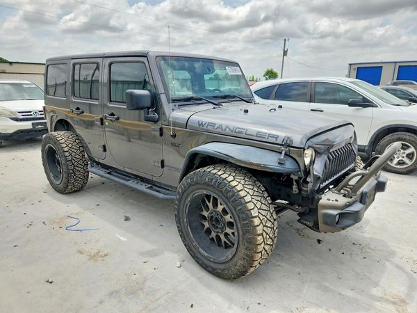 2016 JEEP WRANGLER UNLIMITED SAHARA 4X4