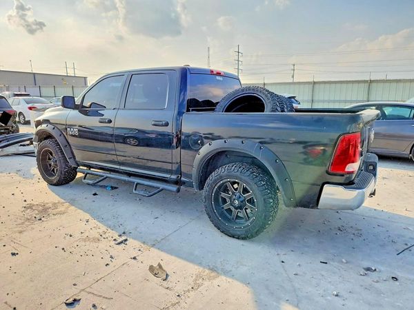 2013 RAM 1500 ST CREW CAB 4X4