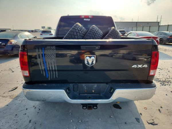 2013 RAM 1500 ST CREW CAB 4X4