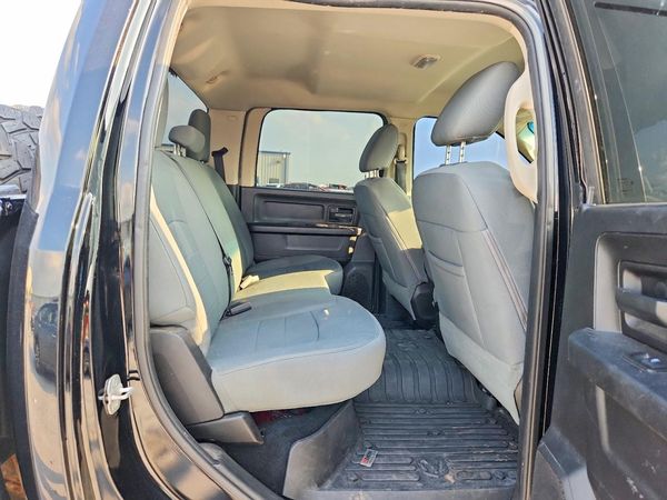 2013 RAM 1500 ST CREW CAB 4X4