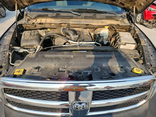 2013 RAM 1500 ST CREW CAB 4X4