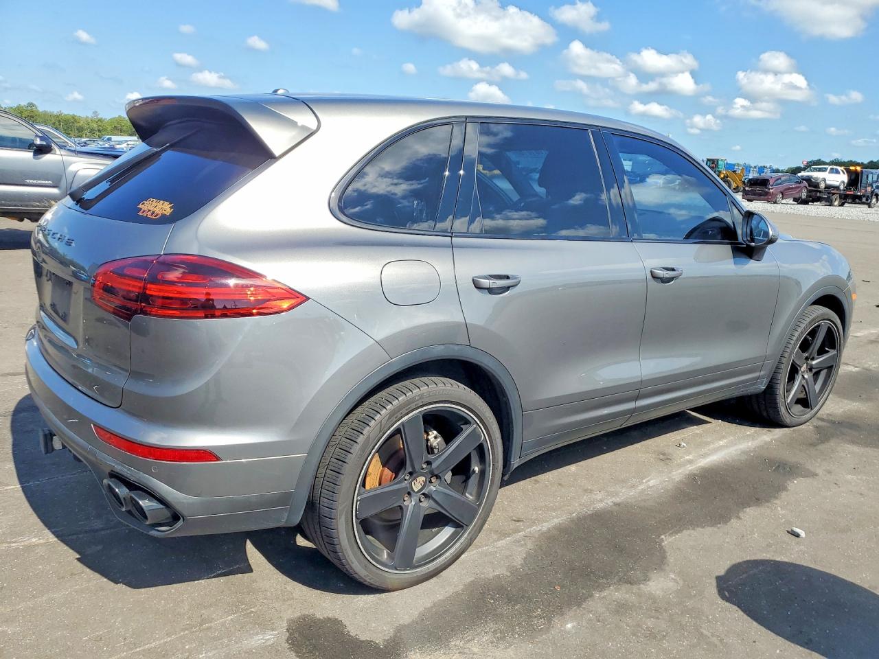 2015 PORSCHE CAYENNE