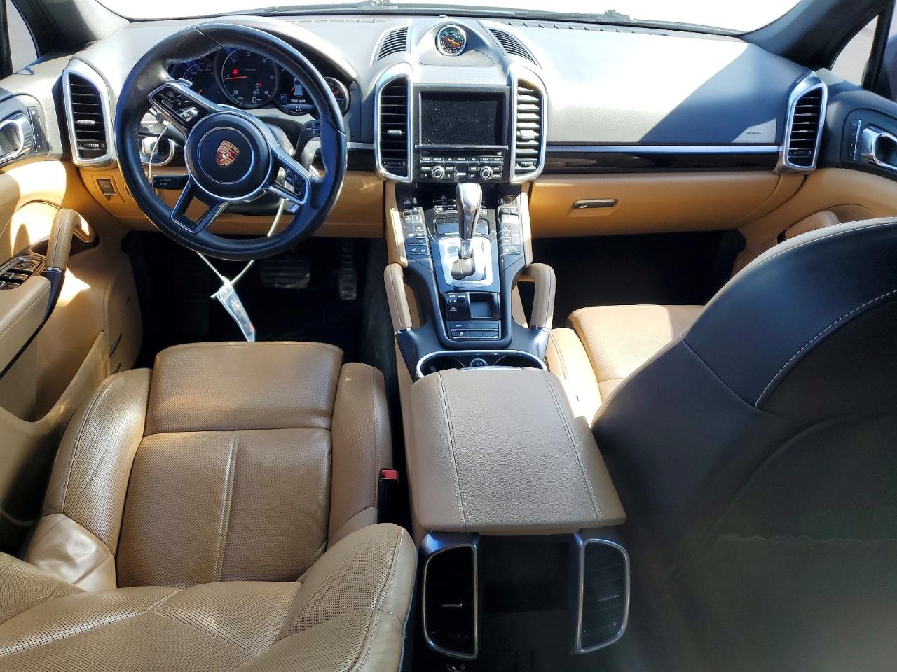 2015 PORSCHE CAYENNE