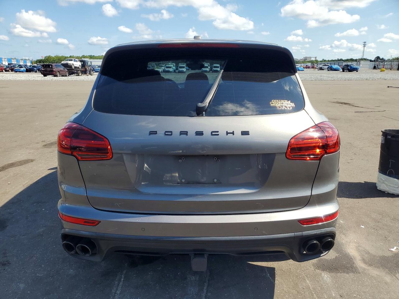 2015 PORSCHE CAYENNE