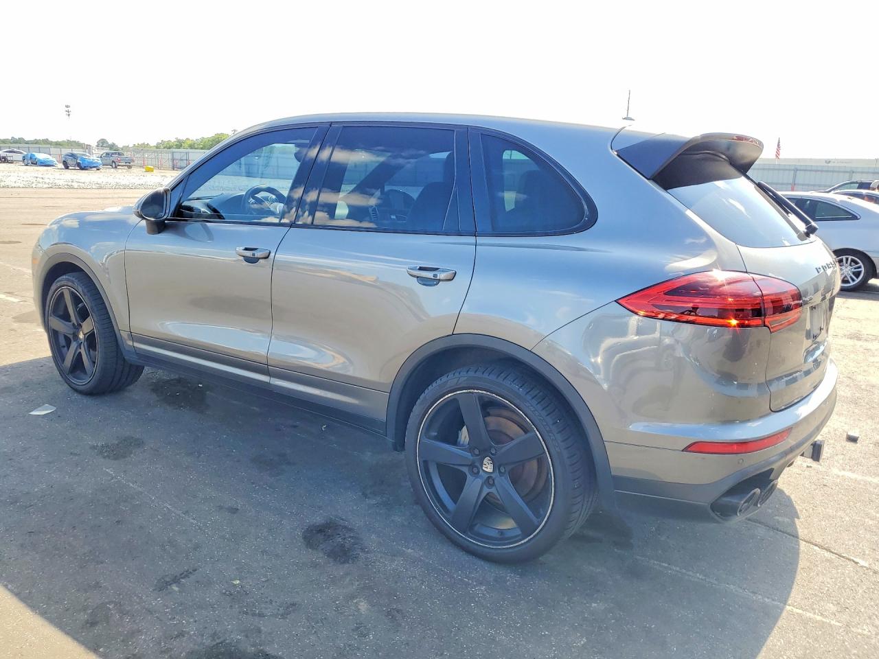 2015 PORSCHE CAYENNE