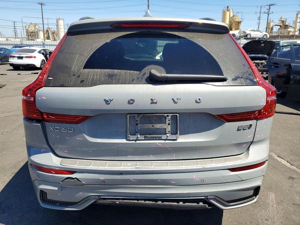 2024 VOLVO XC60 Plus Dark