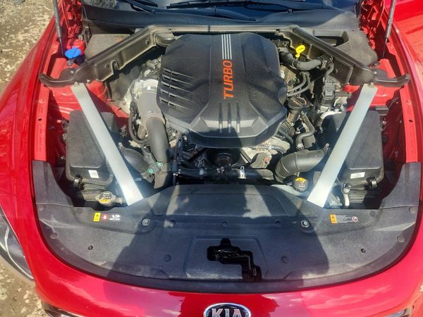 2018 KIA STINGER GT2