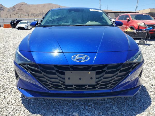 2021 HYUNDAI ELANTRA SE