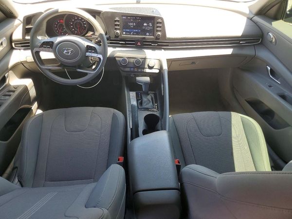 2021 HYUNDAI ELANTRA SE