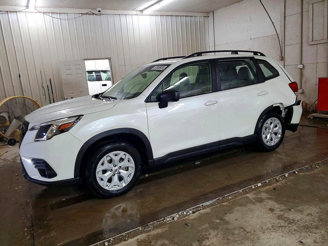 2024 SUBARU FORESTER Base Plus
