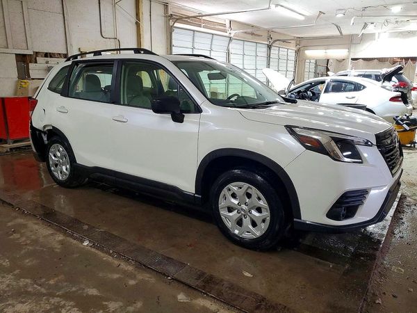 2024 SUBARU FORESTER Base Plus
