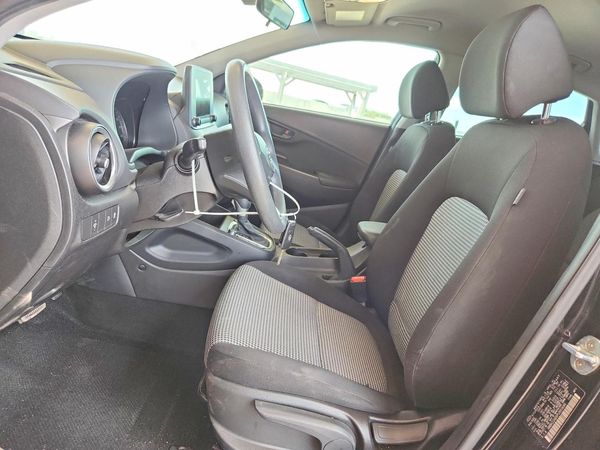 2023 HYUNDAI KONA SE