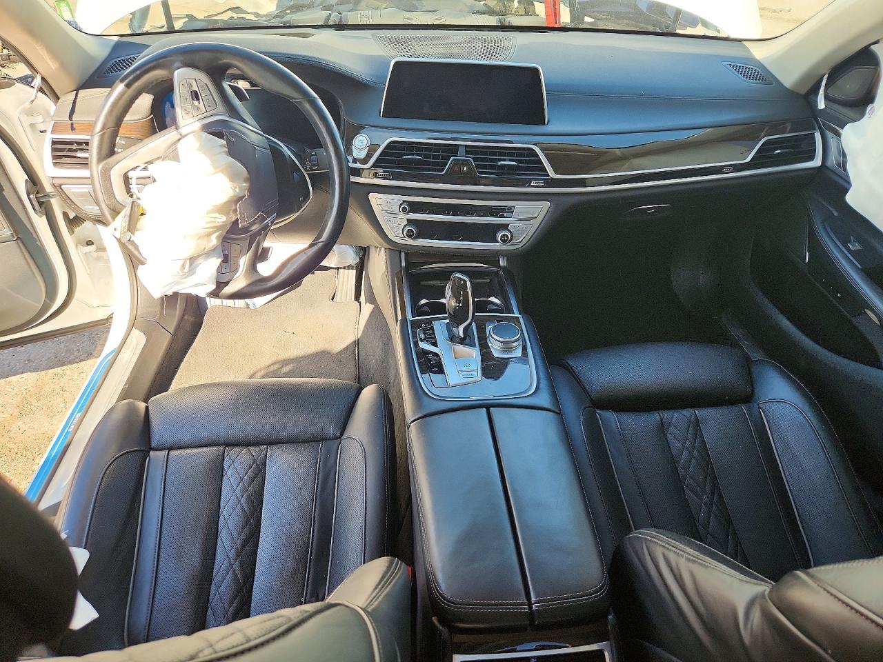 2021 BMW 750 xDrive