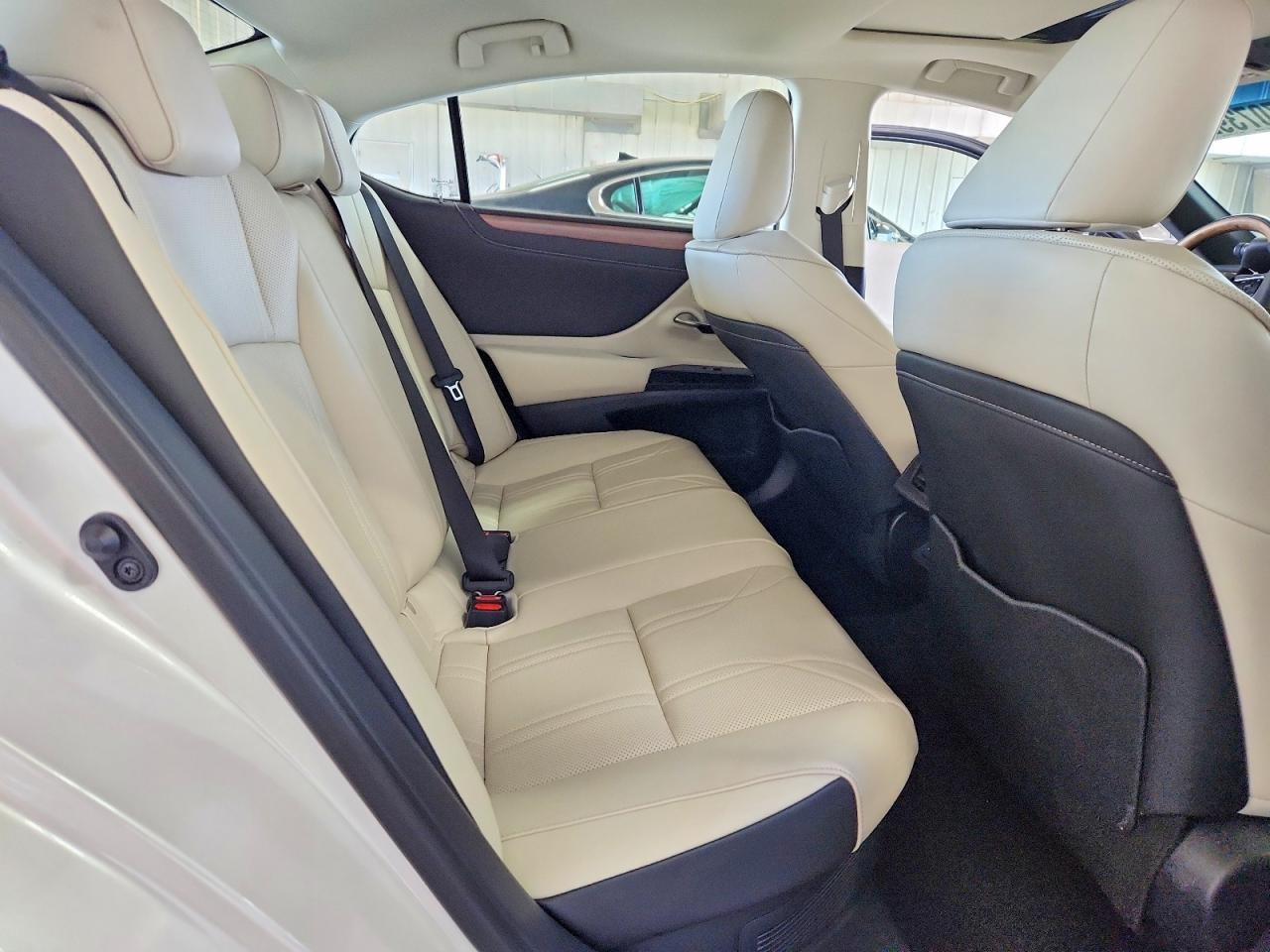 2024 LEXUS ES 300H 300h Luxury