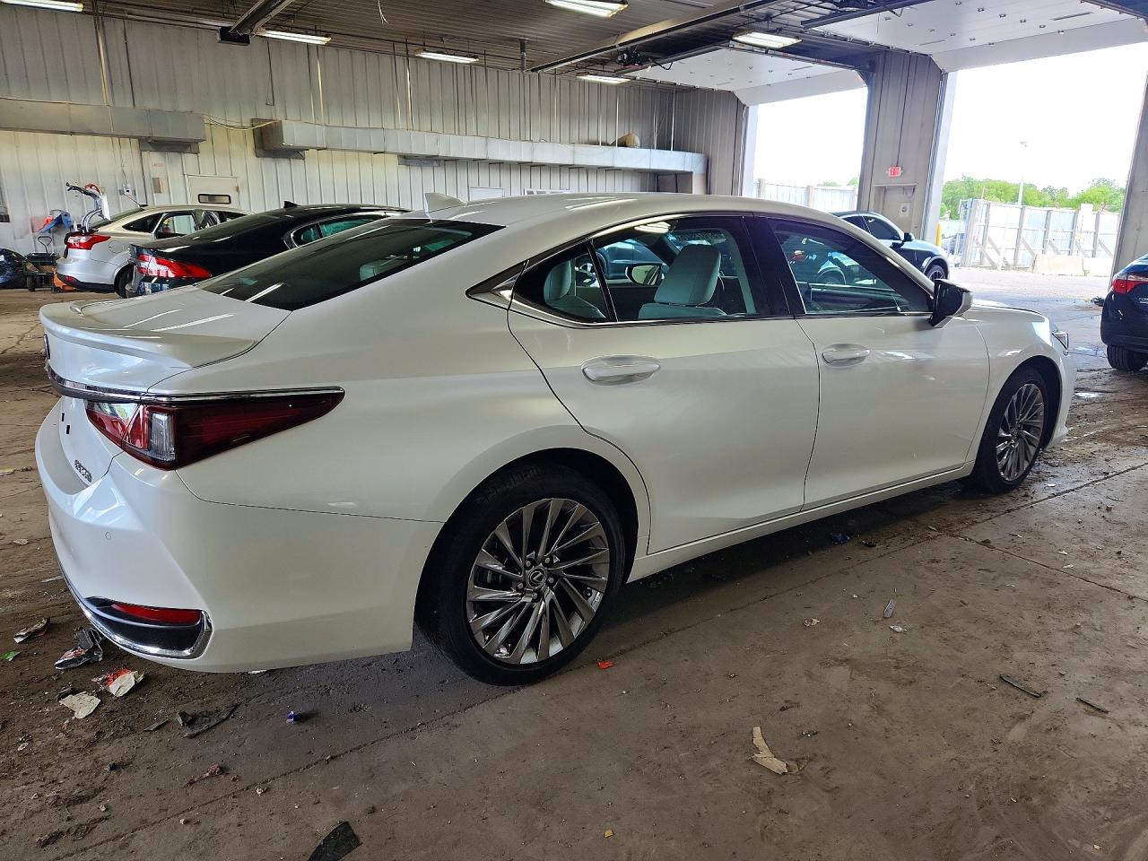 2024 LEXUS ES 300H 300h Luxury
