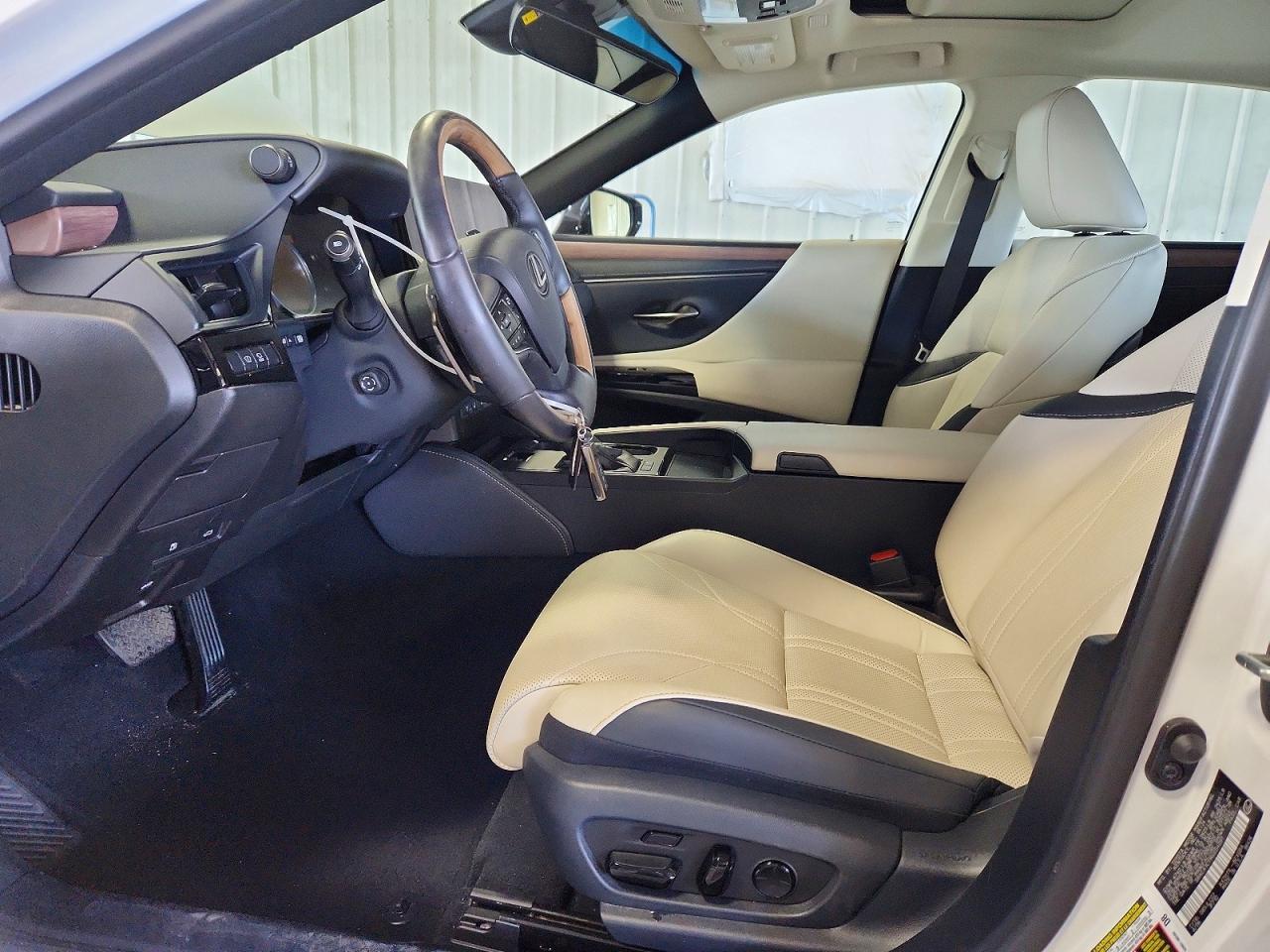 2024 LEXUS ES 300H 300h Luxury