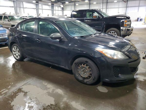 2013 MAZDA 3