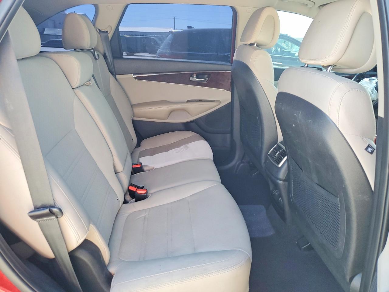 2016 KIA SORENTO L / LX