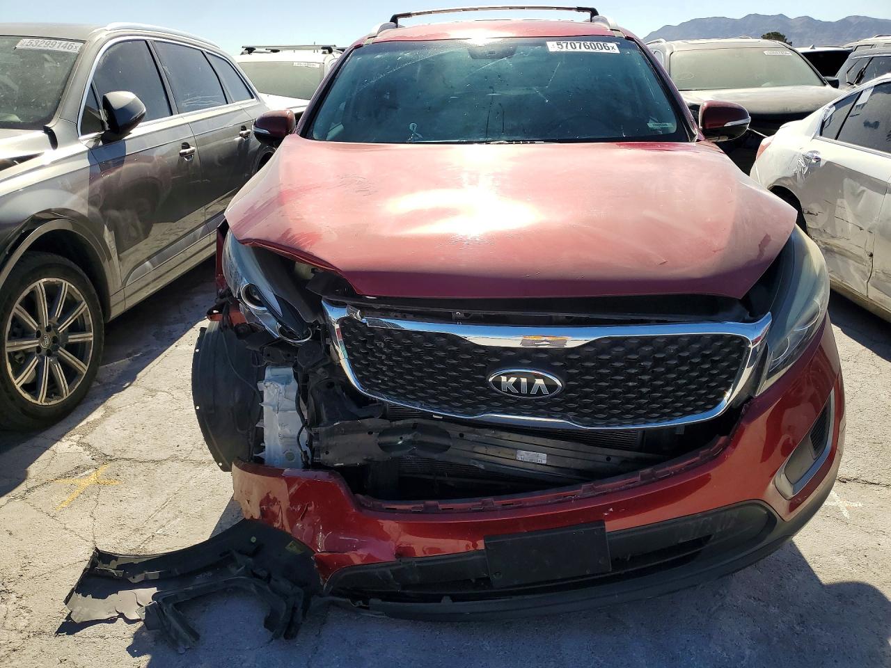 2016 KIA SORENTO L / LX