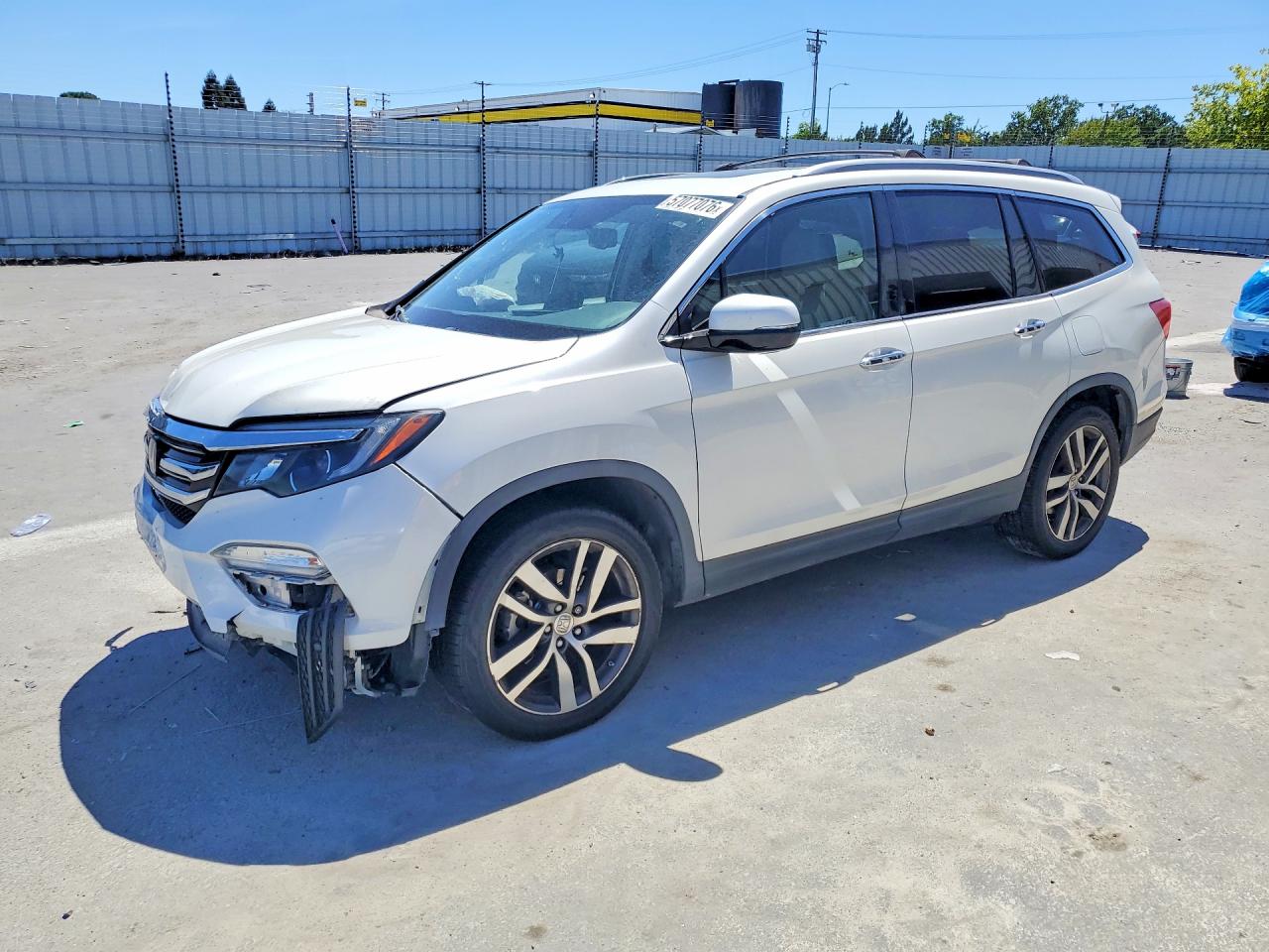 2017 HONDA PILOT TOURING — Front 3/4
