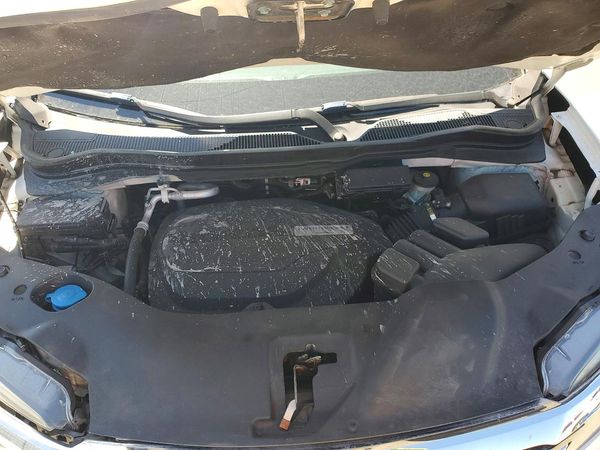 2017 HONDA PILOT TOURING — Engine bay