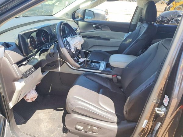 2024 KIA CARNIVAL LX, LX Seat Package