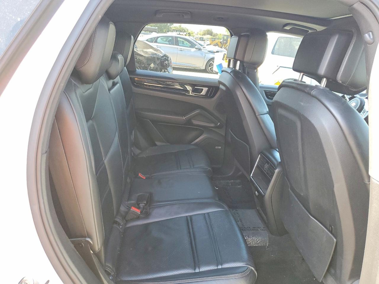 2019 PORSCHE CAYENNE