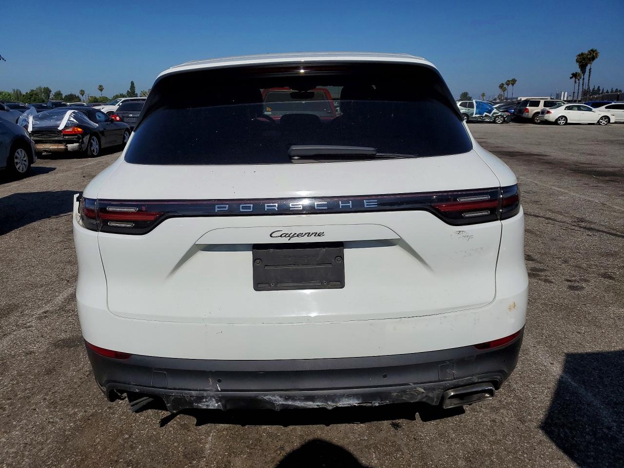 2019 PORSCHE CAYENNE