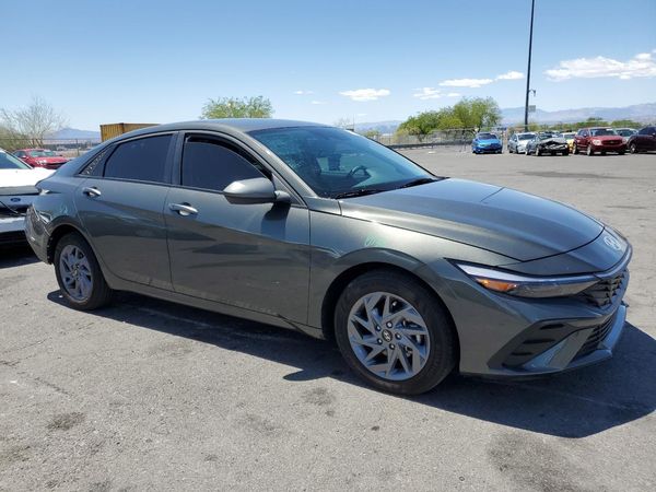 2024 HYUNDAI ELANTRA SEL — Passenger 3/4