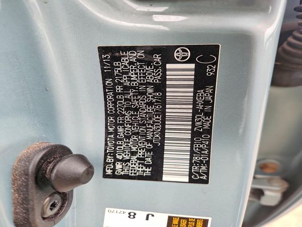 2014 TOYOTA PRIUS — VINS