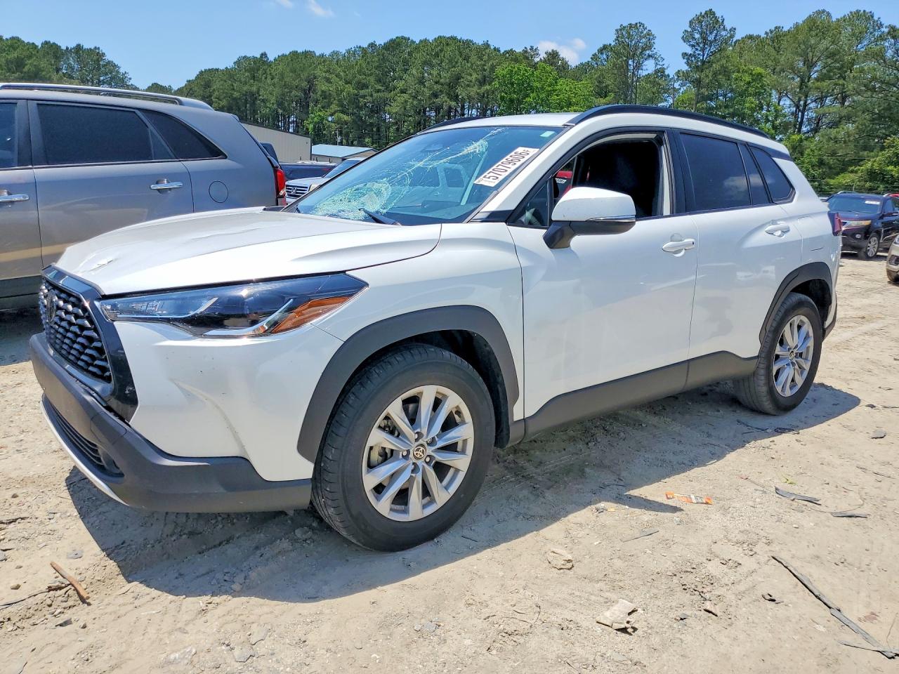 2024 TOYOTA COROLLA CROSS LE